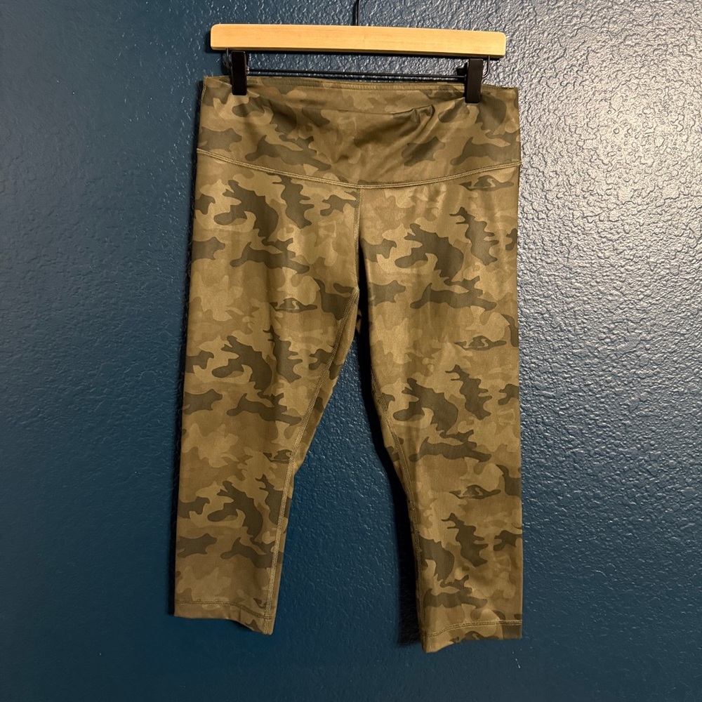 Lululemon Wunder Under Camouflage Cropped Leggings